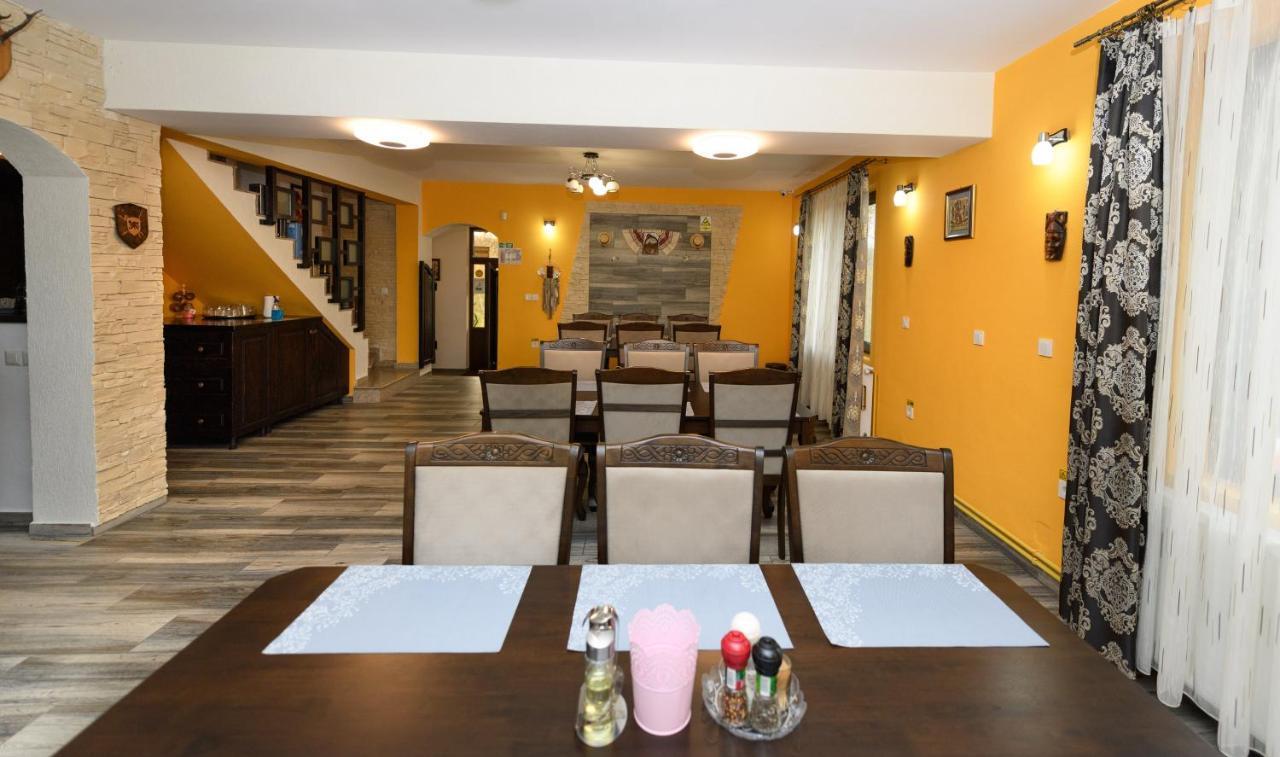 Stejarul Lui Andrei Hotel Izvoarele  Exterior photo