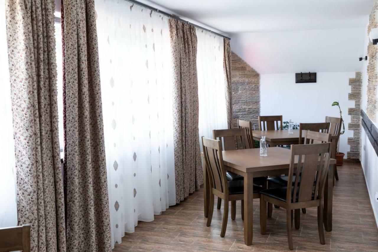 Stejarul Lui Andrei Hotel Izvoarele  Exterior photo